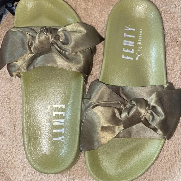 Rihanna fenty puma slides SOLD - Picture 2 of 5
